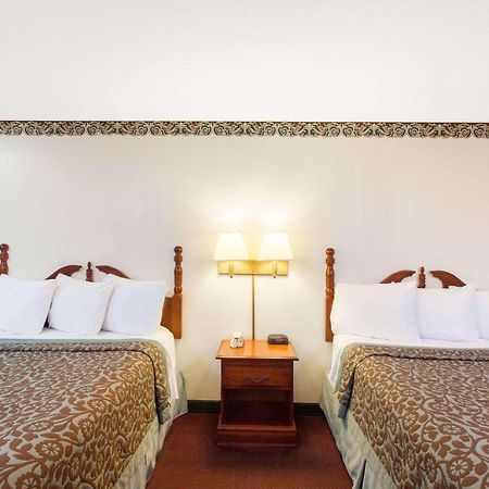 Days Inn By Wyndham Erick Esterno foto