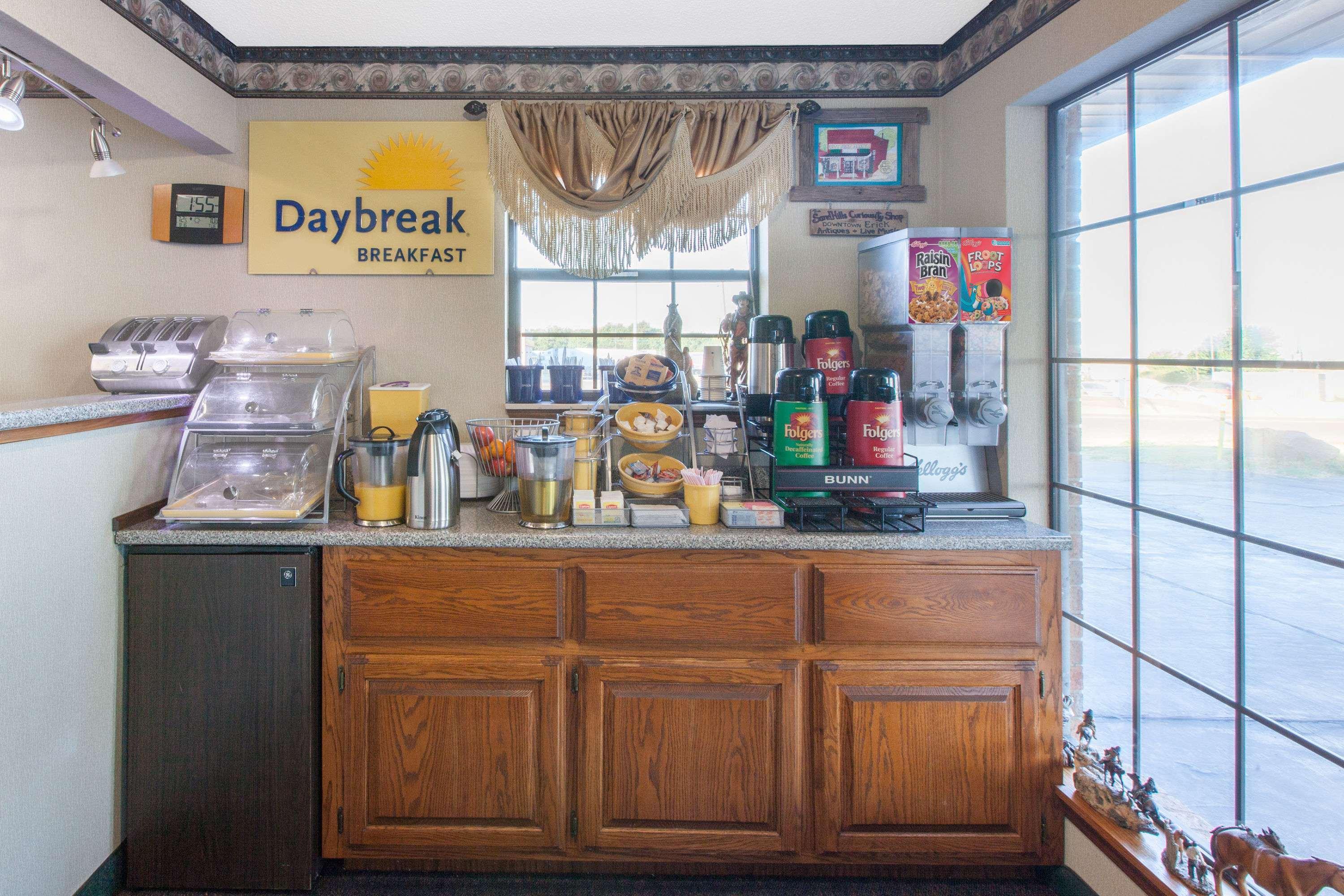 Days Inn By Wyndham Erick Esterno foto