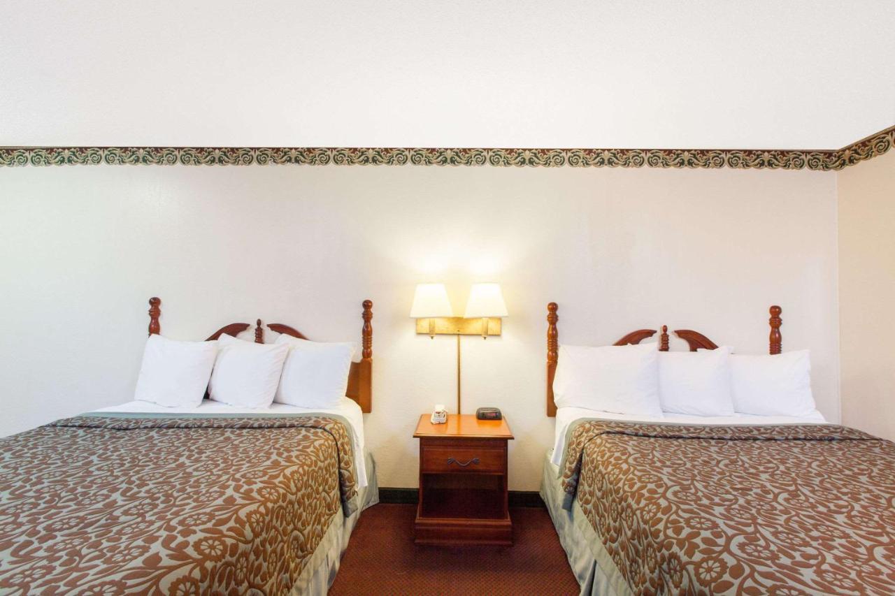 Days Inn By Wyndham Erick Esterno foto